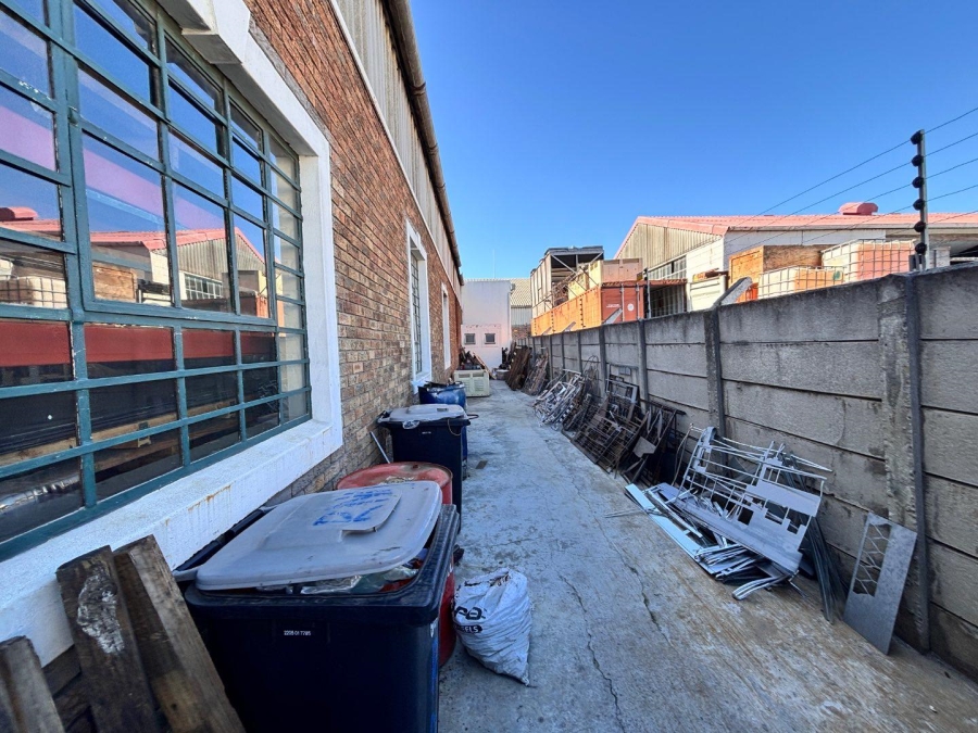 To Let commercial Property for Rent in Montague Gardens Western Cape